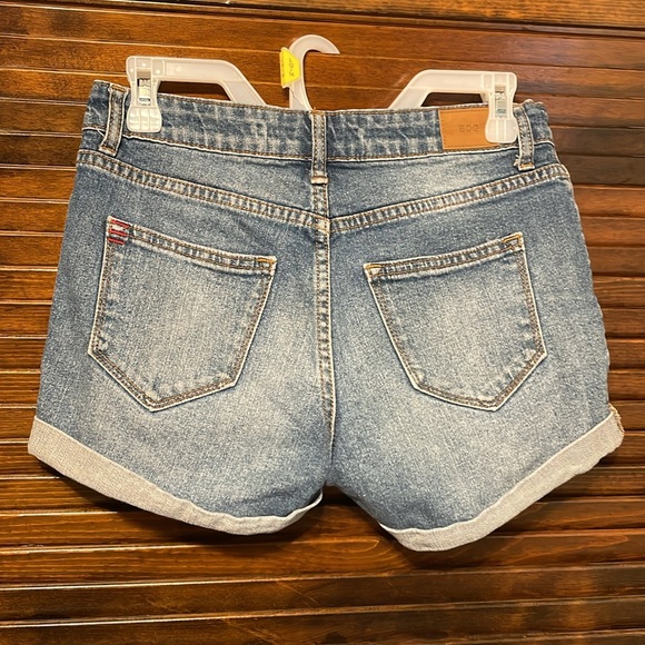 BDG Mid Rise Alexa Distressed Denim Shorts - Picture 6 of 10